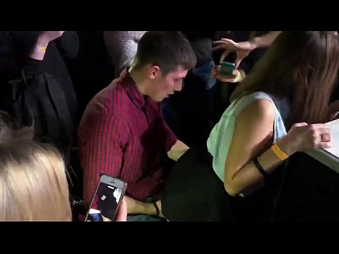 ❤️ Sess reali f'nightclub Russu. Tfajla Russa ta’ 18-il sena fl-anus u l-vaġina fucked f’nightclub ❌ Porn Russu fil-porn mt.hochu-sex-tomsk.ru